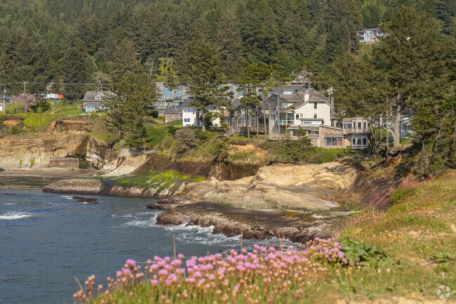 Homes sit atop the dramatic rocky seaside in Depoe Bay.