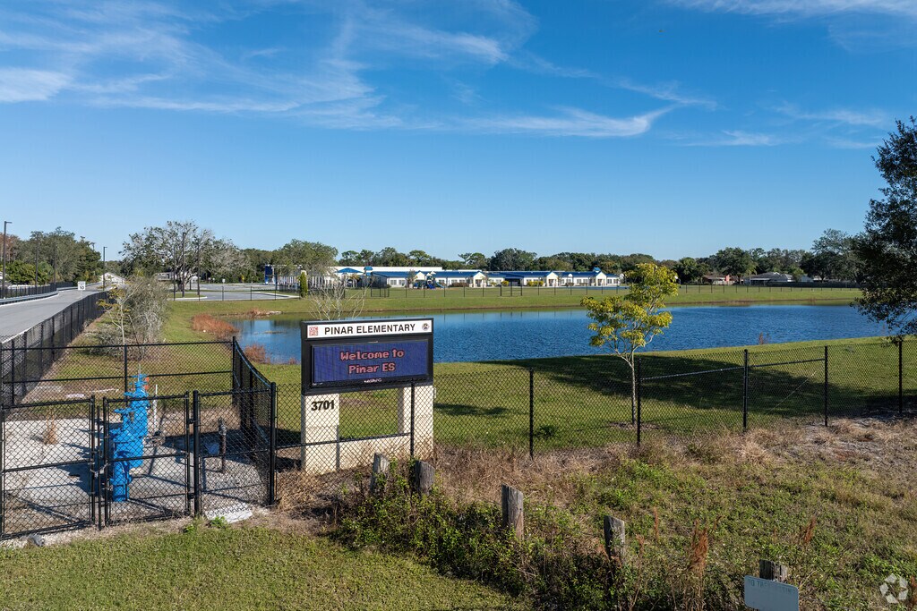 Pinar Elementary School is located on Anthony Lane in Orlando, Florida.