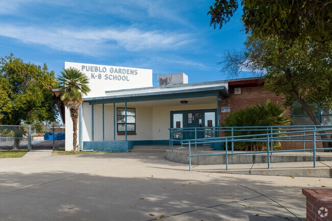 Pueblo Gardens serves grades K-8 in Tucson, Arizona.
