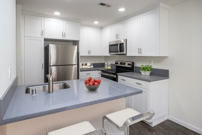 Sommerset La Costa, Carlsbad, CA 92009 - photo 3