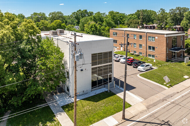 Bais Yaakov High School has 42 students in grades 9-12.