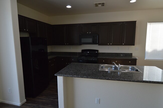 3534 Tundra Swan St, Las Vegas, NV 89122 - photo 4