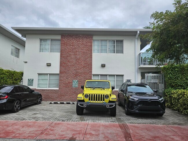 6905 Bay Dr unit 16, Miami Beach, FL 33141 - photo 6