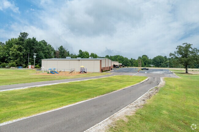 The circle drive at Friendship Christian Academy in Byhalia makes drop-off and pick-up easy.