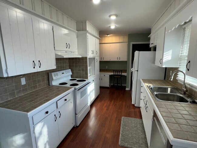 11021 Spring St, Omaha, NE 68144 - photo 4