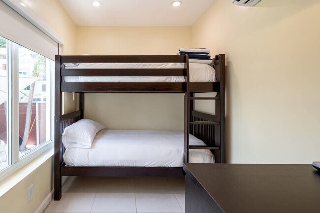 316 Oregon St unit ID1312652P, Hollywood, FL 33019 - photo 7