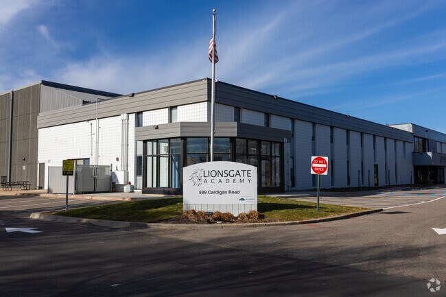 Lionsgate Academy provides education in the neighborhood of 
Shoreview.