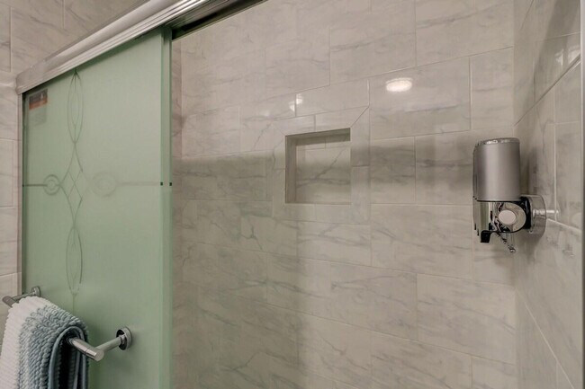 400 William Hilton Pkwy unit ID1309194P, Hilton Head Island, SC 29926 - photo 5