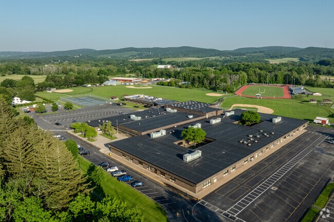 Families praise Warwick Valley Middle School for its strong academics.