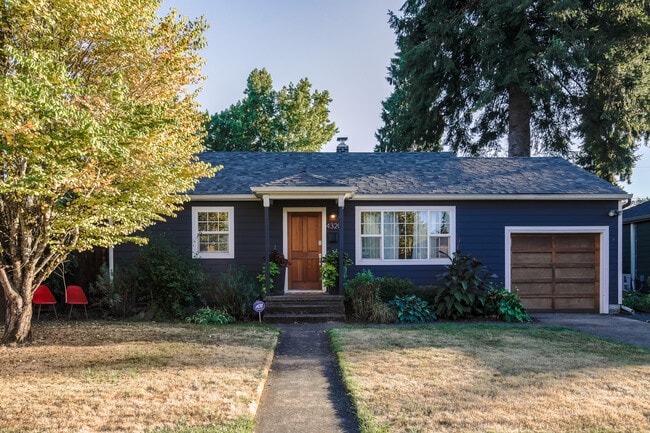 4320 SE Lambert St, Portland, OR 97206 - photo 2