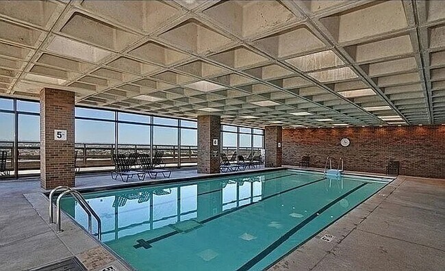 2650 N Lakeview Ave unit 3105, Chicago, IL 60614 - photo 3