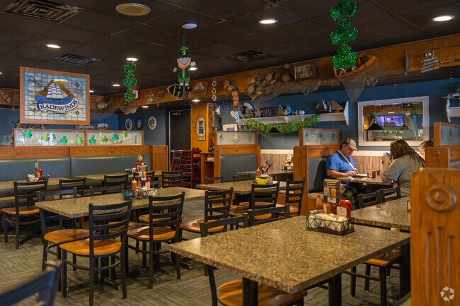 Tradewinds Restaurant is a Swanson park Park staple for classic American fare.