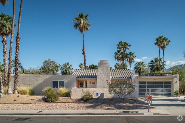 Find stylish modern homes with a Spanish influence in Vista Norte.