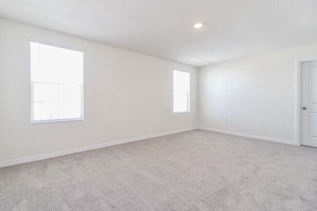 36502 Spanish Rose Dr, Dade City, FL 33525 - photo 6