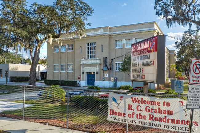 Graham Elementary welcomes students to learn.