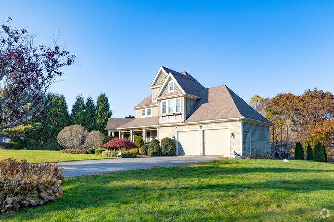 Contemporary houses are prevalent in the many of the newer developments in Bishop Heights.