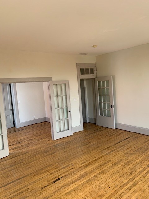 10 1/2 N Sandusky St unit 2nd Floor, Delaware, OH 43015 - photo 3