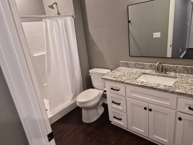 958 N Marshall St, Henderson, TX 75652 - photo 6