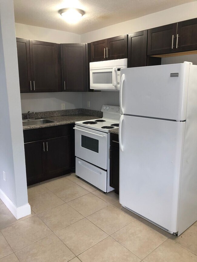 Jade Palms, Naples, FL 34102 - photo 4