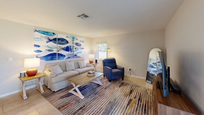 5549 Hamlet Ln, Fort Myers, FL 33919 - photo 2