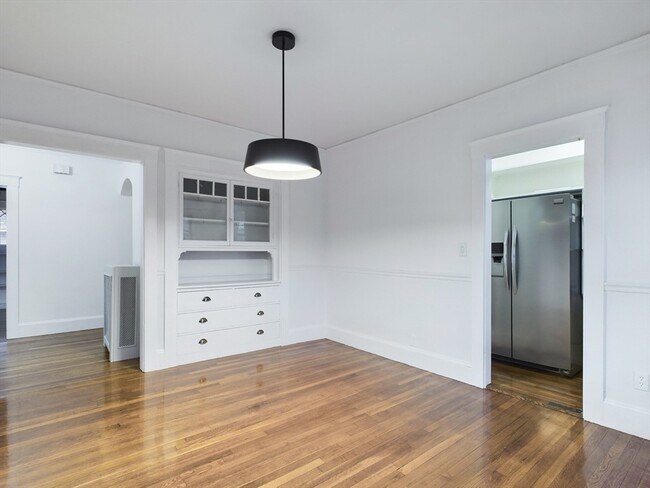 25 Rowe St unit 2, Auburndale, MA 02466 - photo 6