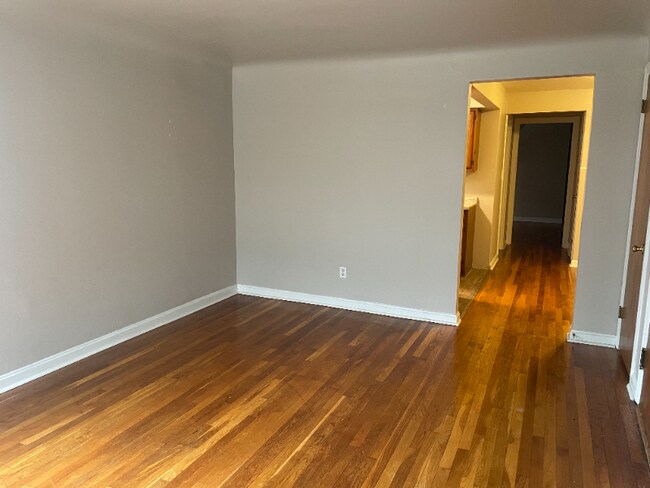 5429 Lester Rd unit 4, Cincinnati, OH 45213 - photo 3