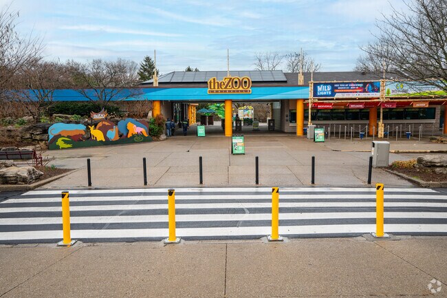 The Louisville Zoo is a stone's throw from Audubon and is open year-round.