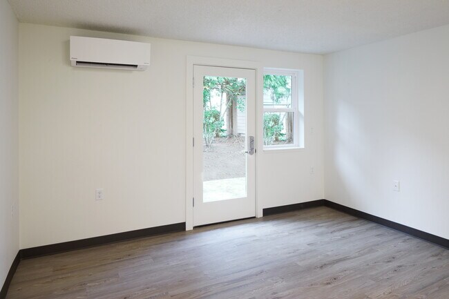 643 Manbrin Dr NE, Keizer, OR 97303 - photo 4