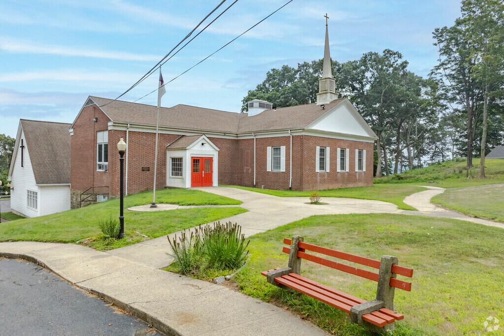 The White Oak Baptist Academy is located at 5344 Main Street in Stratford, CT.