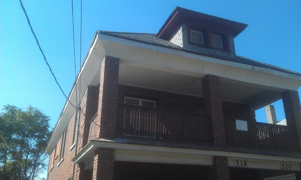 520 N Horsman St unit Upper, Rockford, IL 61101 - photo 1