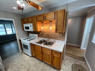 209 Iroquois St, Webster, NY 14580