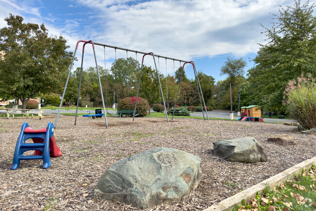Loudon County Classical School serves students in Purcellville and Loudon County.