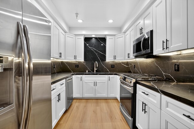 8541 Alcott St unit 2nd floor, Los Angeles, CA 90035 - photo 2