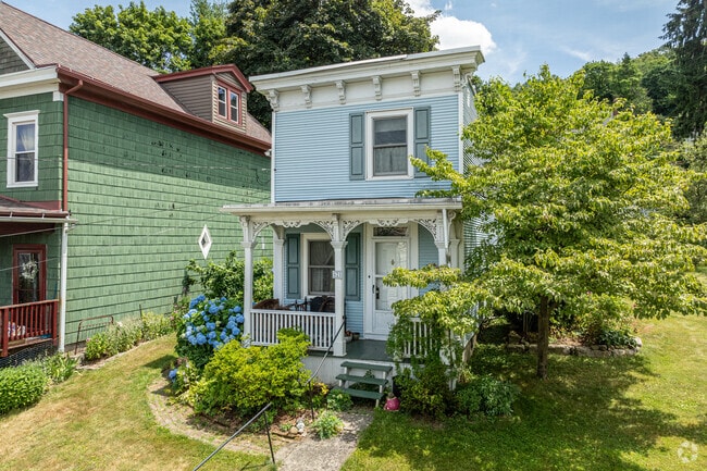 A small Italianate home in Bunker Hill shows Victorian-era details.