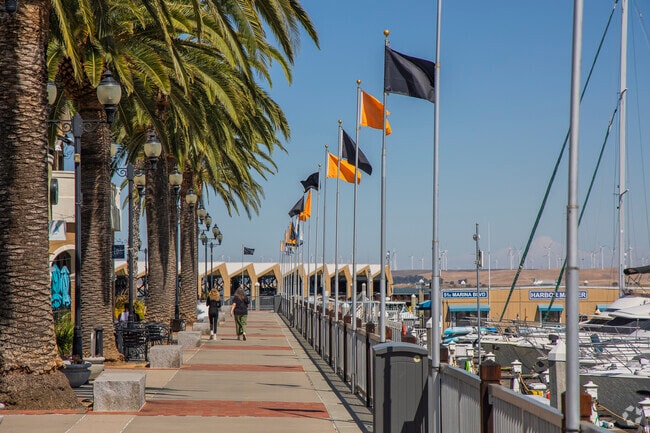 Downtown Pittsburg's Marina is perfect for a casual stroll.