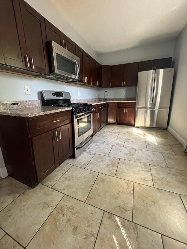 30 Penn St Unit 1, Providence, RI 02909