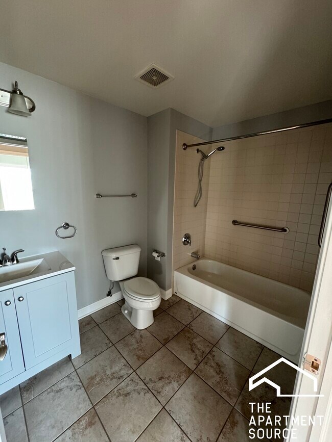 3400 N Old Arlington Heights Rd unit 203, Arlington Heights, IL 60004 - photo 4