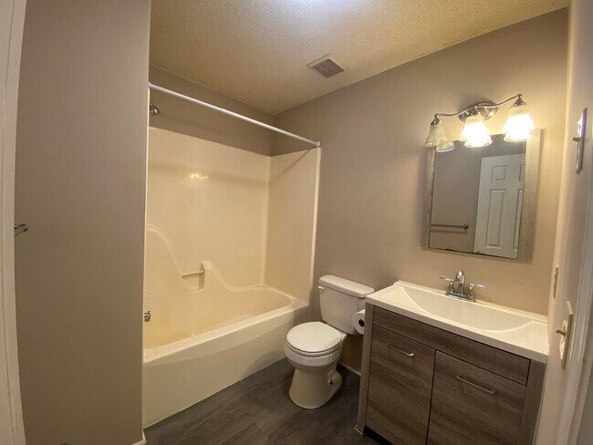 303 Church St unit 211, Central, SC 29630 - photo 4