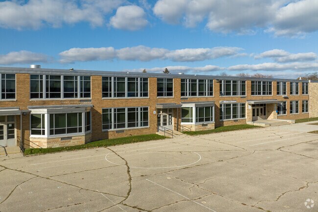 Grewenow Elementary School boasts a student-teacher ratio of 12-to-1.