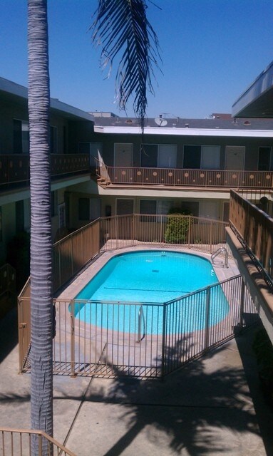 Sunrise Apartments, Hawthorne, CA 90250 - photo 4