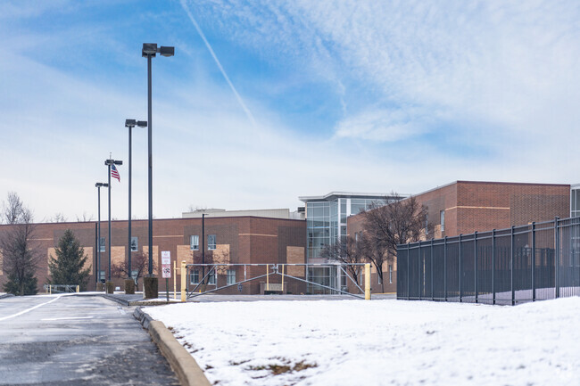 Central Elementary School is located on the same campus as Hollenbeck Middle School.