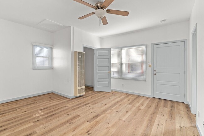 526 Magnolia Ave unit 11, Long Beach, CA 90802 - photo 3