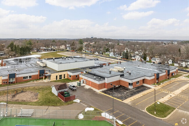 McFarland Primary School has about 475 students.