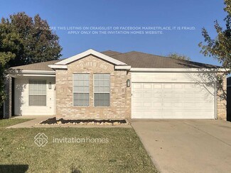 1060 Pullman Dr, Saginaw, TX 76131