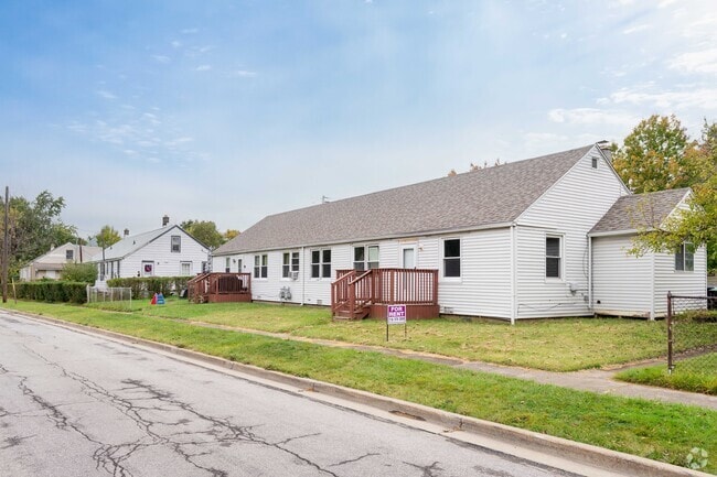 Most homes in Sheridan Parkside are single story town homes.