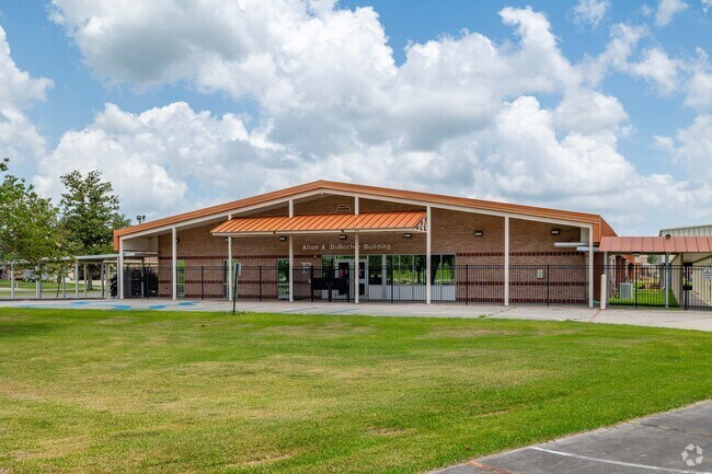 Norco Elementary has multiple buildings that serve over 500 students in New Orleans.