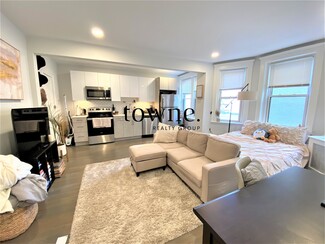 16-32 Queensberry St, Boston, MA 02215