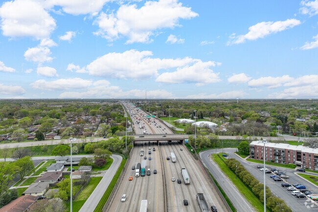 Chicago is just a short drive away from Dyer.