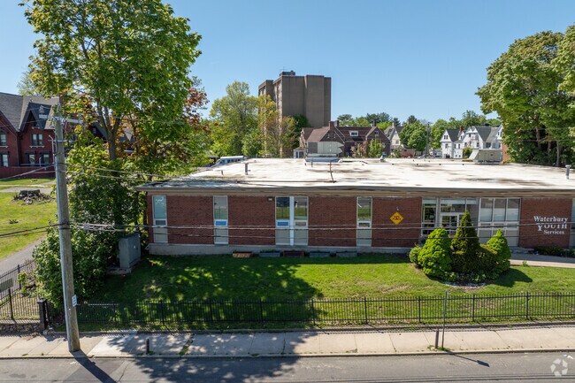 Stepping Stones School welcomes middle schoolers to high school.