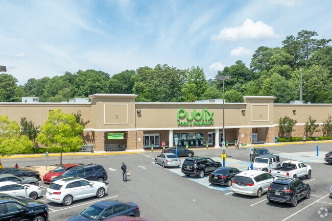 Grab your groceries from Publix in Crestline.